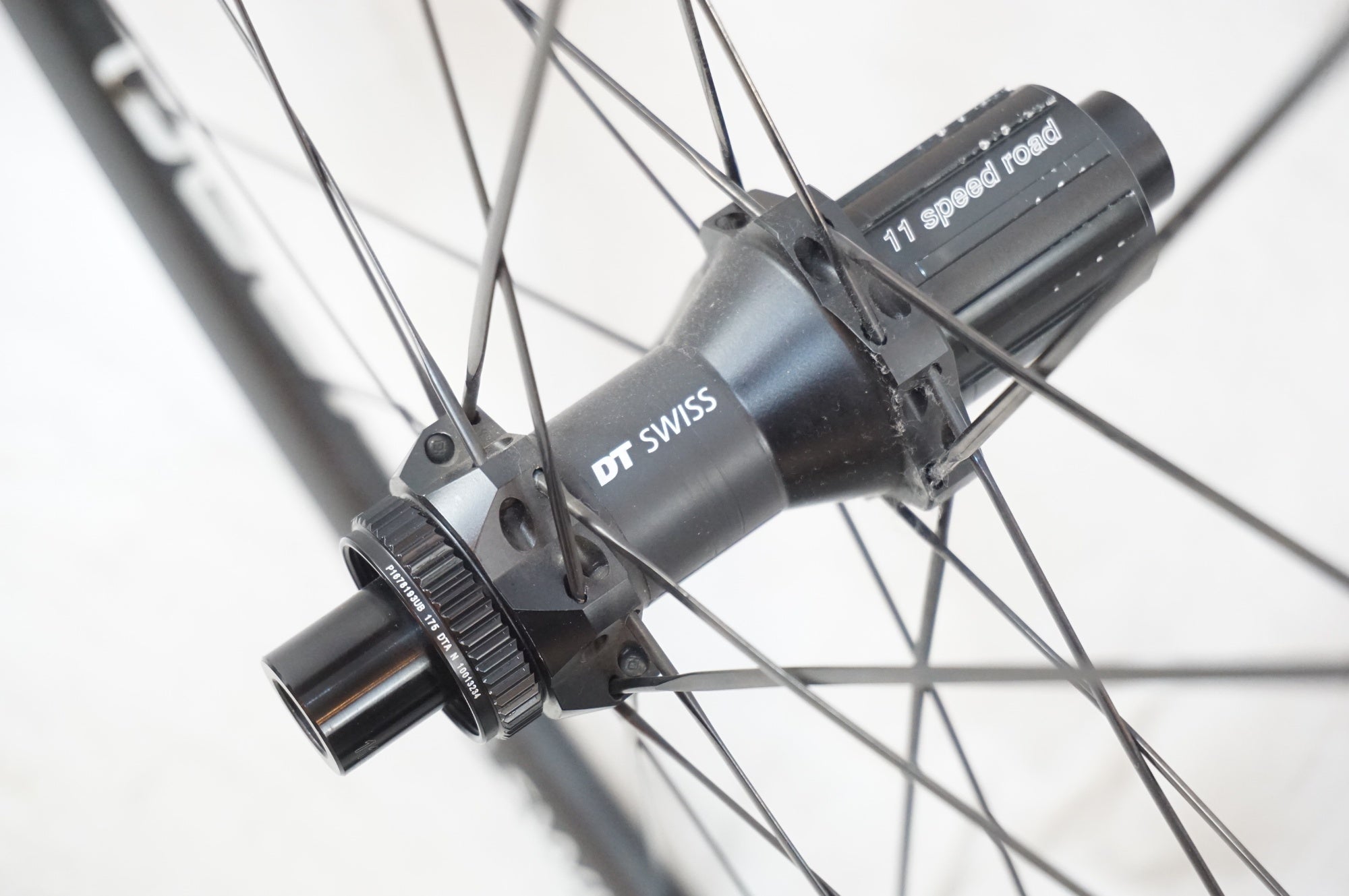 DT SWISS 「ディーティースイス」 P1800 SPLINE DB SHIMANO / SRAM 11S ホイールセット / 浦和ベース