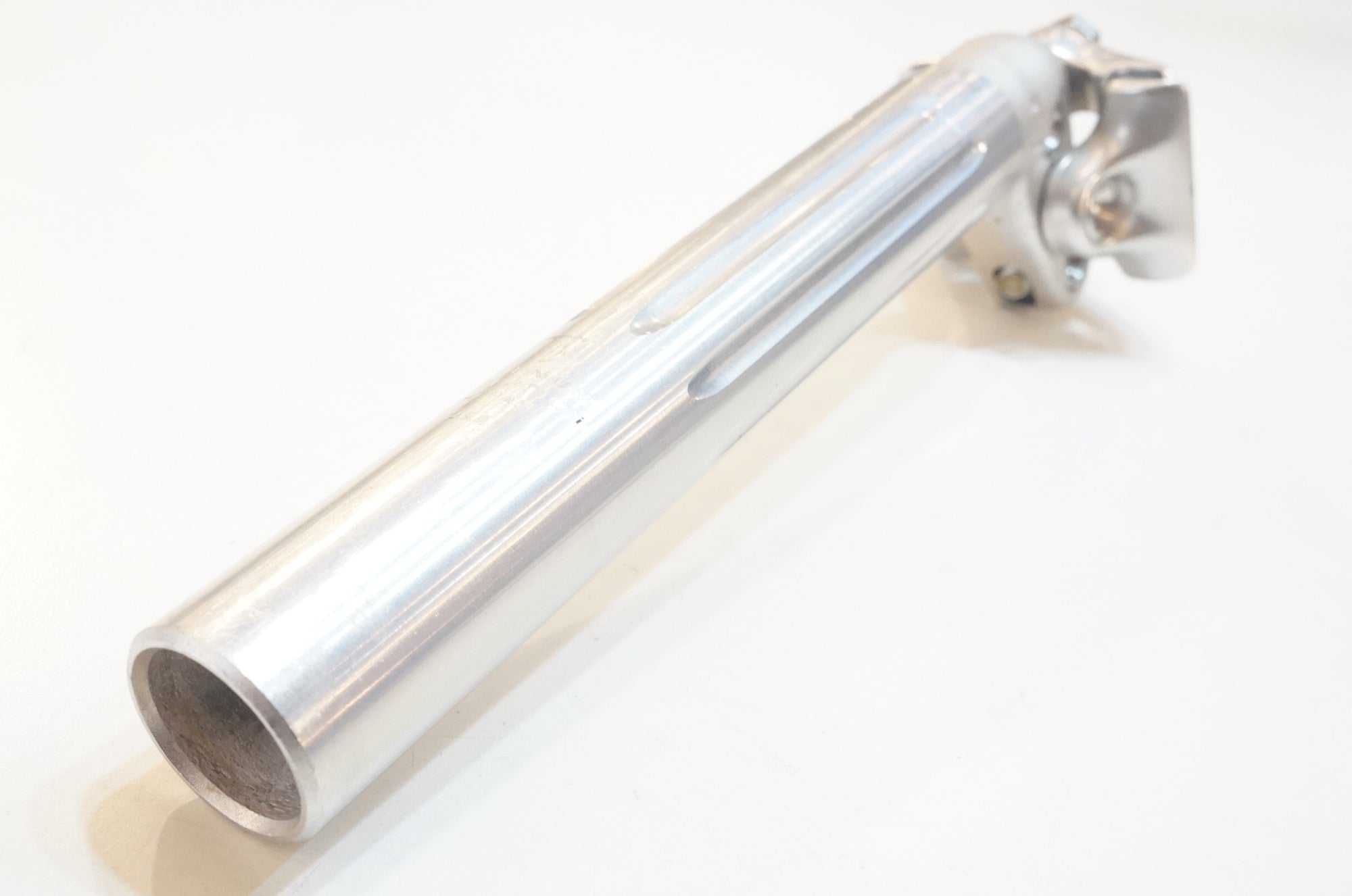 SUGINO 「スギノ」 MIGHTY NJS φ26.8 205mm シートポスト / 浦和ベース