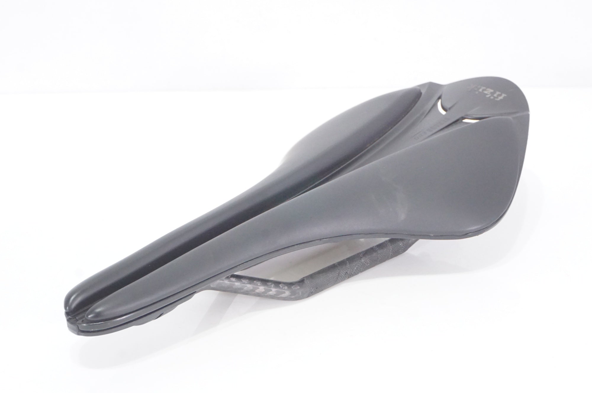 FIZIK 「フィジーク」 ARIONE R1 VERSUS EVO カーボンレール