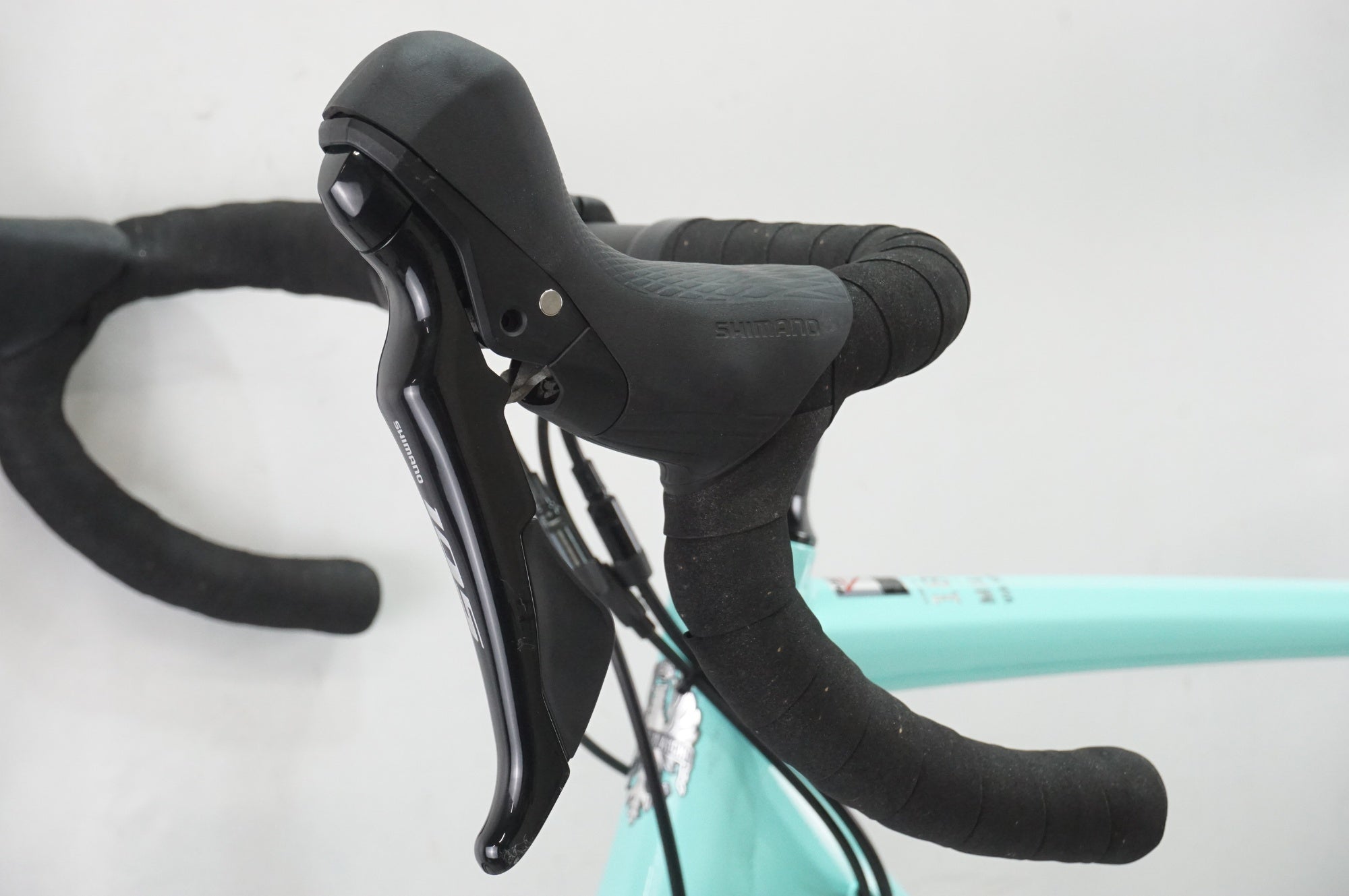 ビアンキ Nirone 7 ロードバイク　カーボンフォーク 整備完了 配達可能 BIANCHI 「ビアンキ」 VIA NIRONE 7 DISC 105 2025年モデル ロード