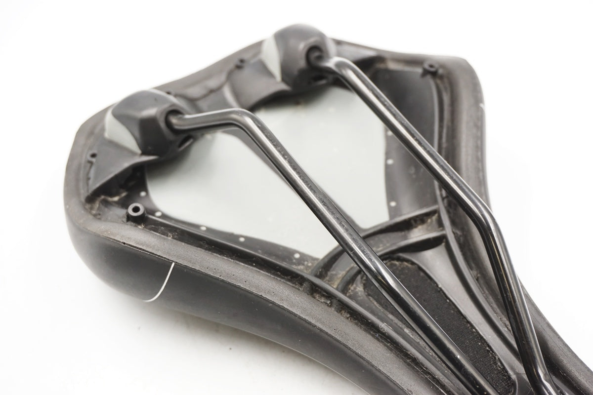 VELO 「ベロ」 サドル / 奈良店