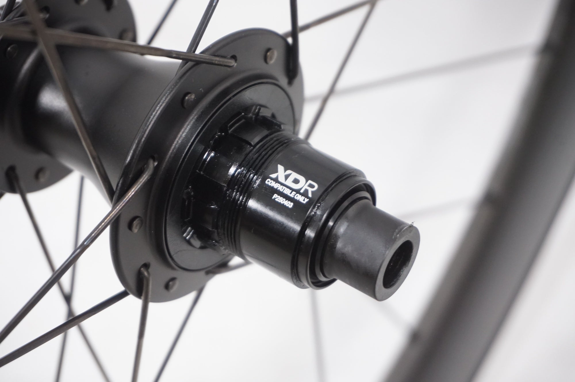 ZIPP 「ジップ」 404 FIRECREST DISC SRAM XDR ホイールセット / AKIBA