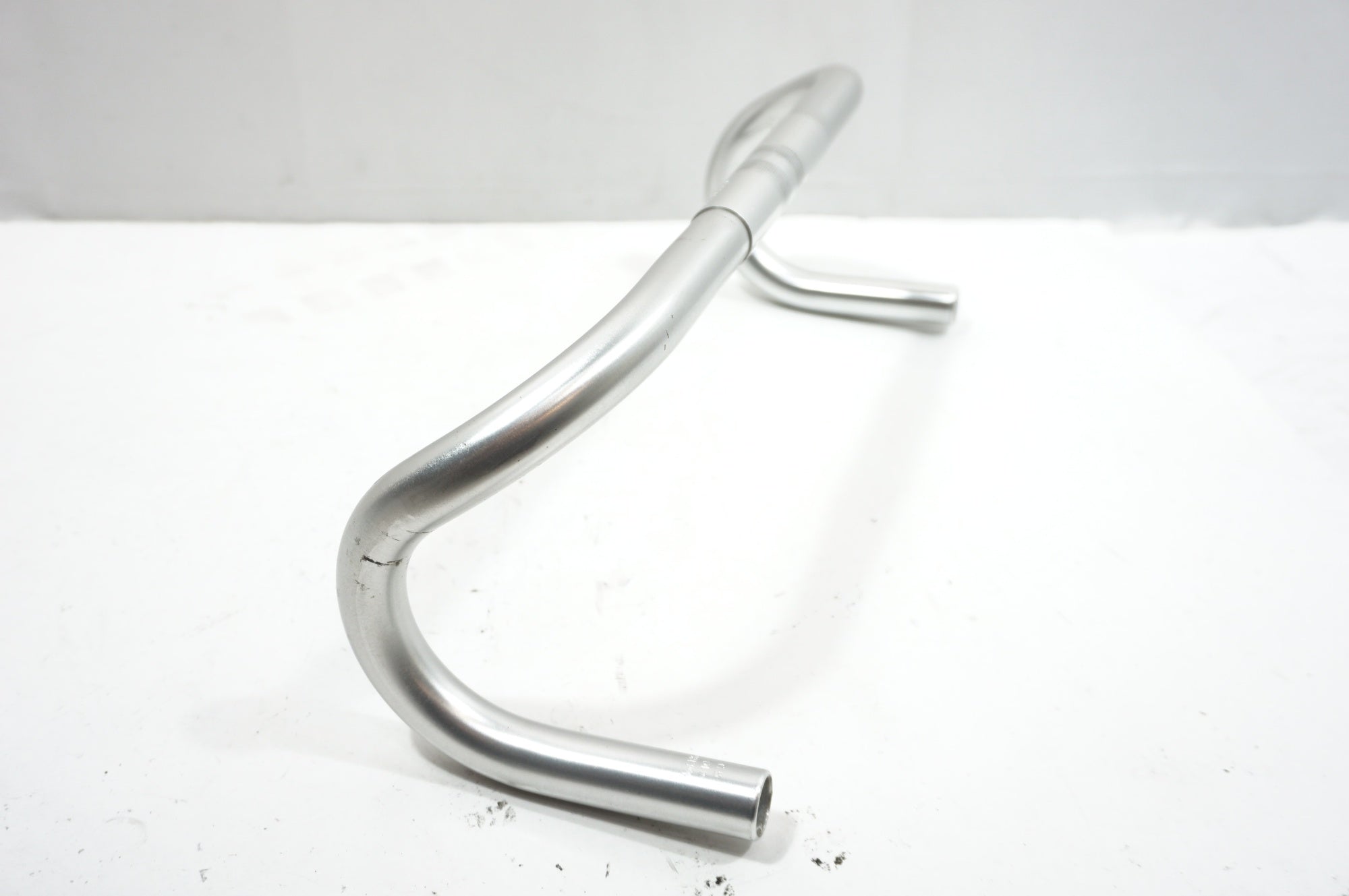 NITTO 「ニットー」 NEAT MOD 185 φ26.0 410mm ハンドル / 世田谷店
