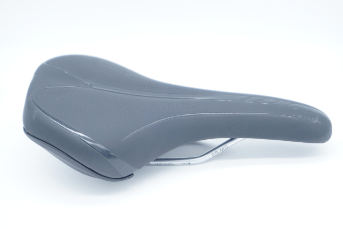 VELO 「ベロ」 サドル / 京都八幡店