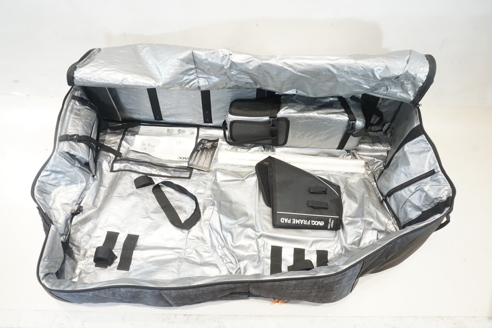 EVOC 「イーボック」 MACASKILL トラベルバッグ / 横浜戸塚店