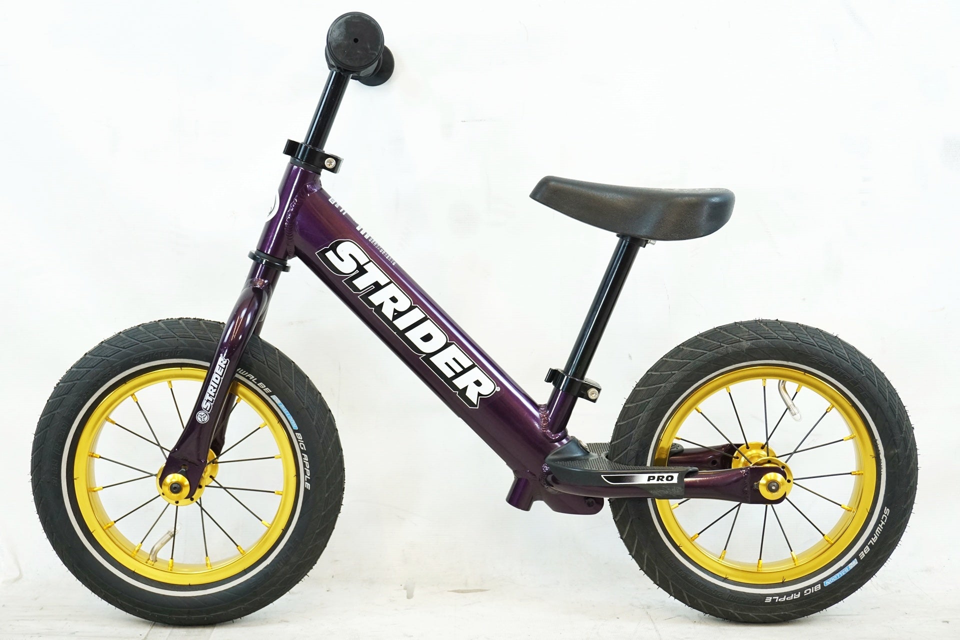 STRIDER 「ストライダー」 12 カスタム 2022年モデル キッズバイク