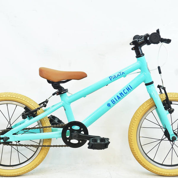 Bianchi　PIRATA16　16インチ おまけ品キティ保冷ボトル＋空気入れ ビアンキ インサレイトボトル | アクセサリー,ボトル,保冷ボトル