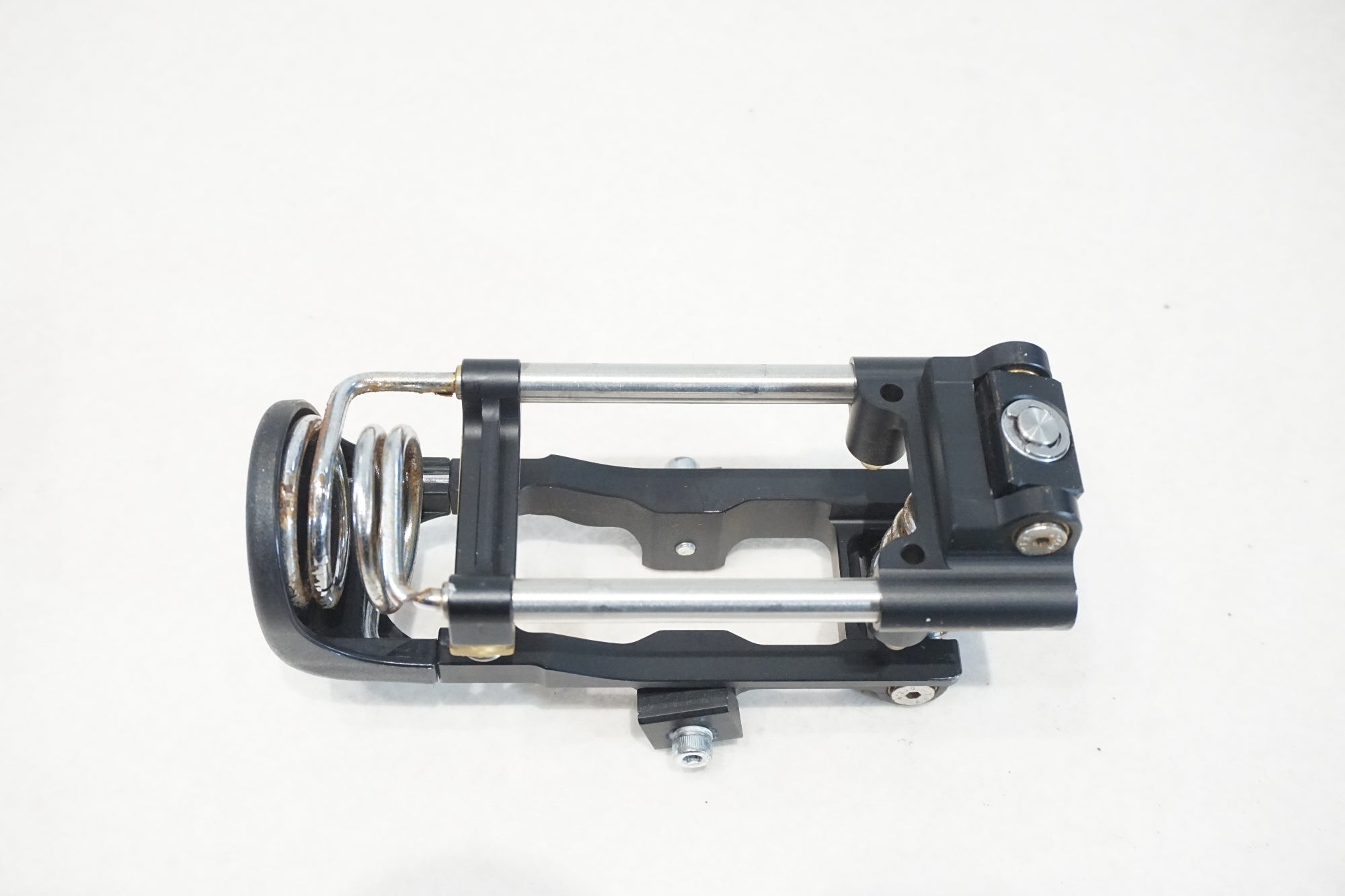 AIR SEAT 「エアシート」 25 サドルサスペンション / 横浜戸塚店