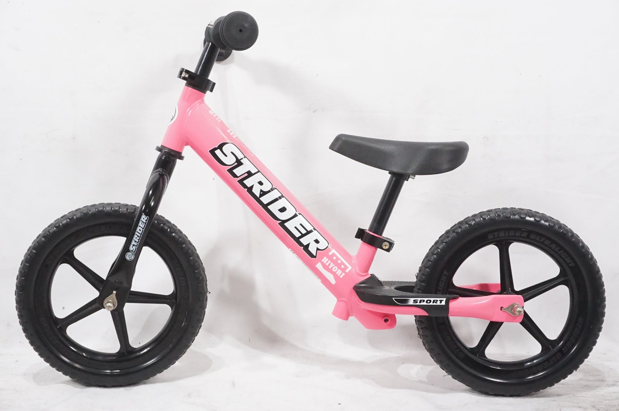 美品☆STRIDER ストライダー クラシック キックバイク ピンク 補助なし STRIDER 「ストライダー」 SPORT 12 年式不明 キックバイク / AKIBA店