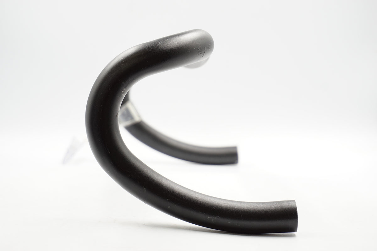 GIANT 「ジャイアント」 CONTACT Φ31.8 420mm ハンドル / 奈良店