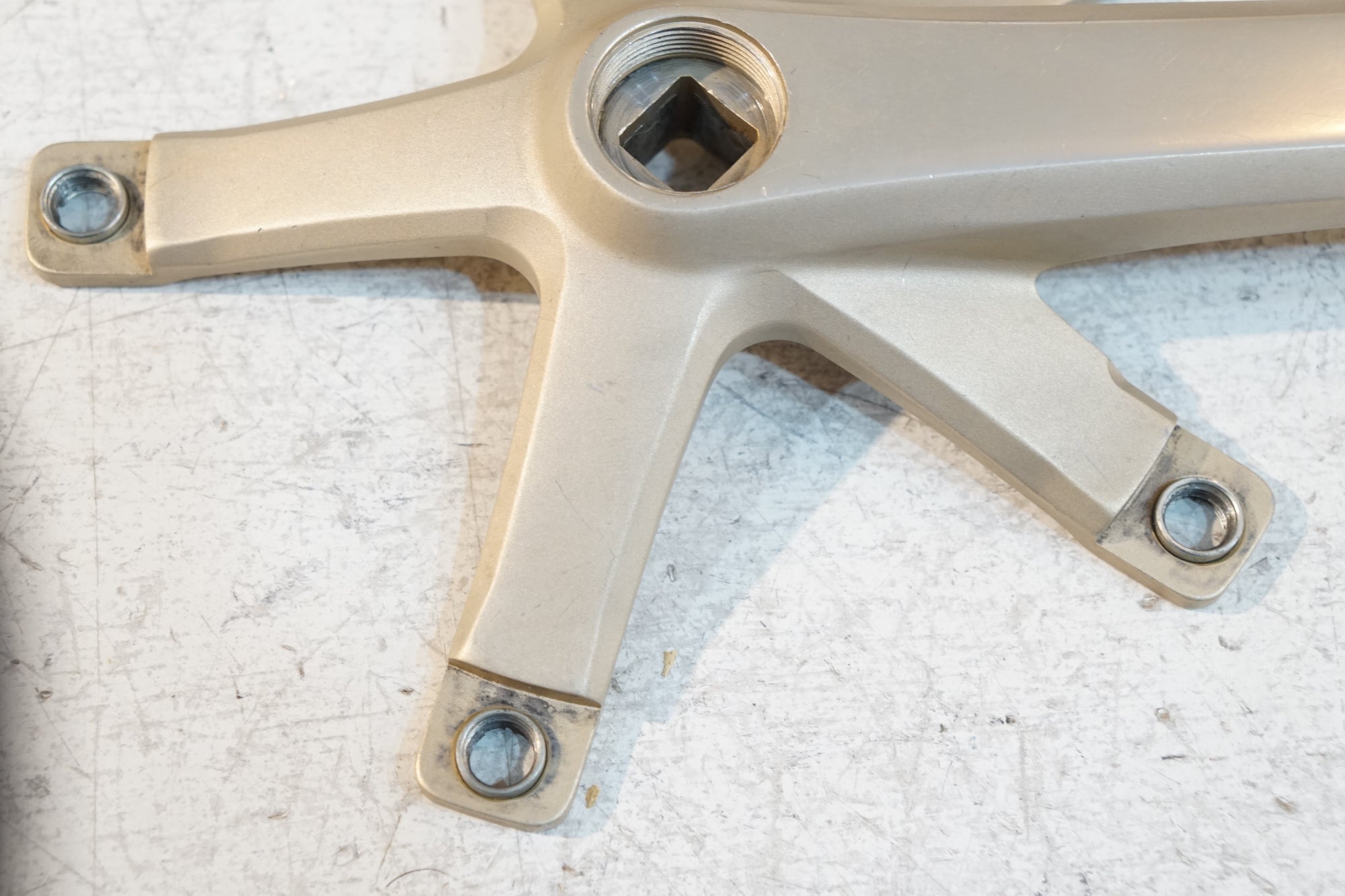 SUGINO 「スギノ」 GRAND MIGHTY 165mm NJS CRANK CHAMPAGNE GOLD クランク / バイチャリ浦和ベース