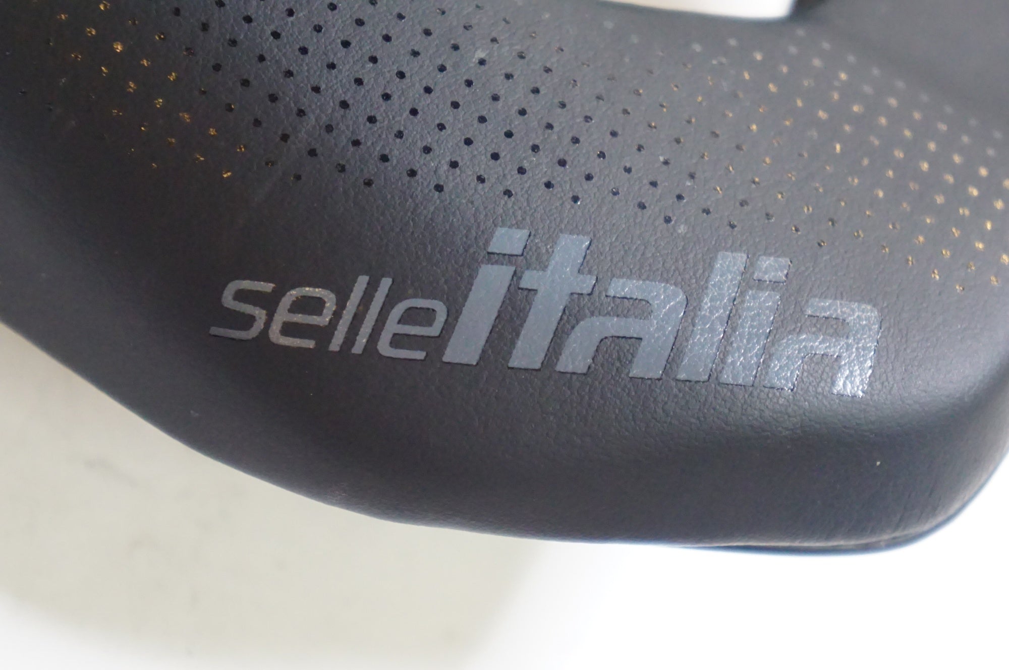 SELLE ITALIA 「セライタリア」 WATT GEL SUPERFLOWS サドル / 熊谷本店