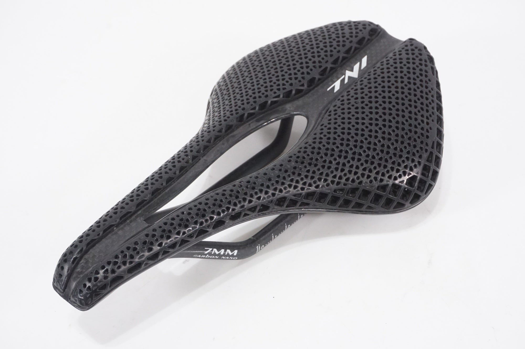 TNI 「ティーエヌアイ」 3D PRINTING 2 カーボンレールサドル / AKIBA店