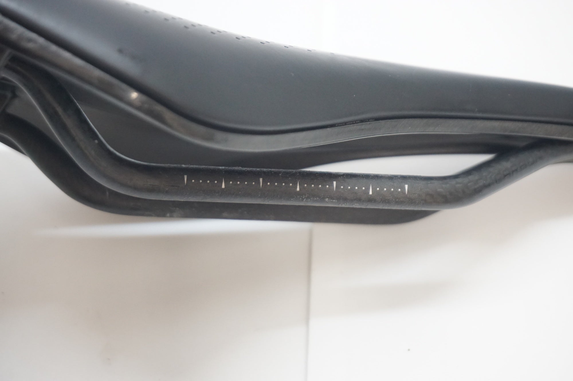 GIANT 「ジャイアント」 FLEET SLR CARBON サドル / 福岡店