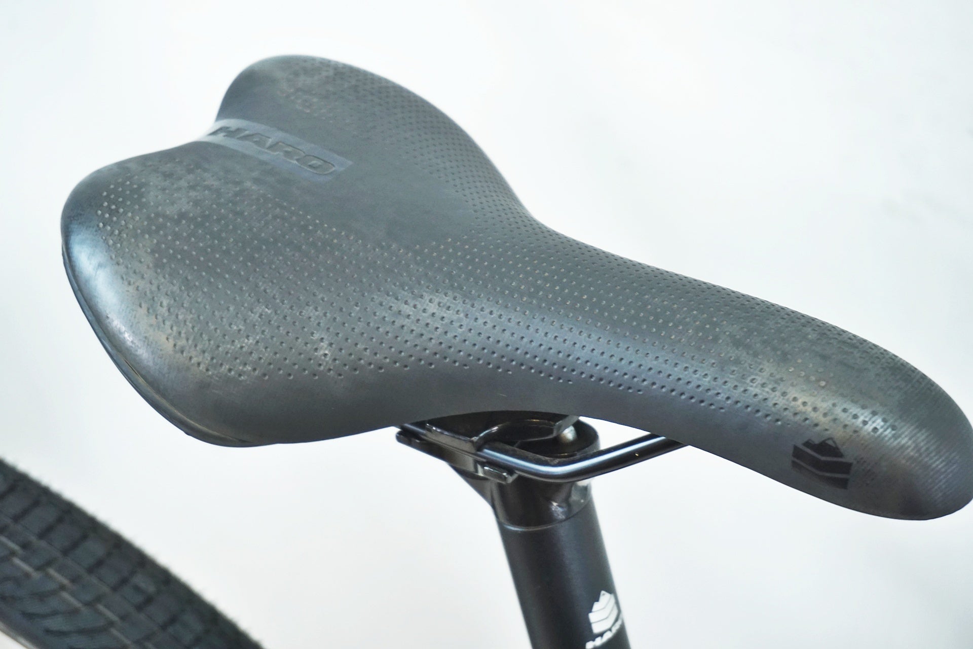 HARO 「ハロー」 BEASLEY27.5 2024年モデル 27.5インチ クロスバイク / 有明ガーデン店