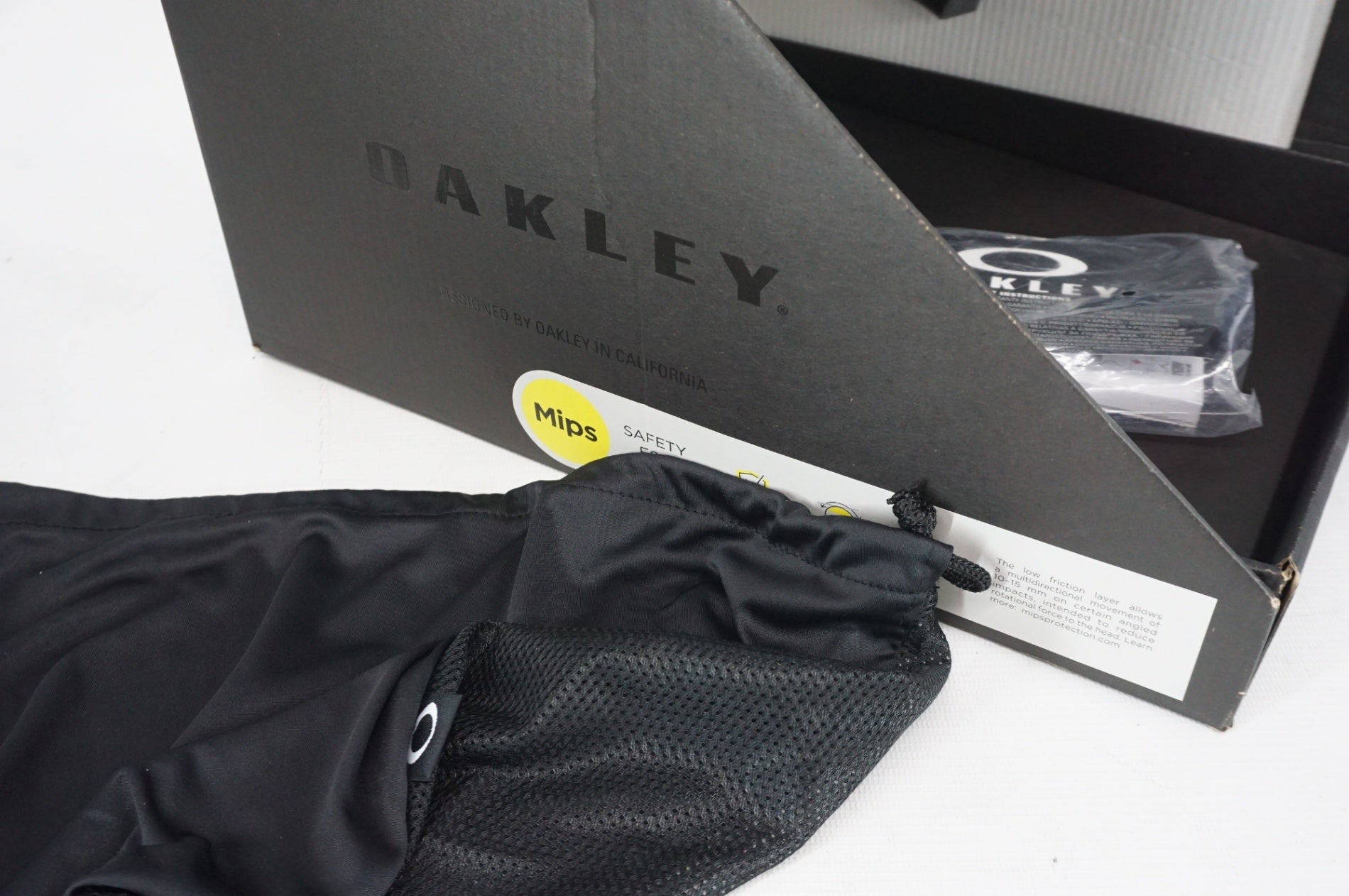 OAKLEY 「オークリー」 ARO3 MIPS Lサイズ 58-61cm ヘルメット / 阪急塚口店