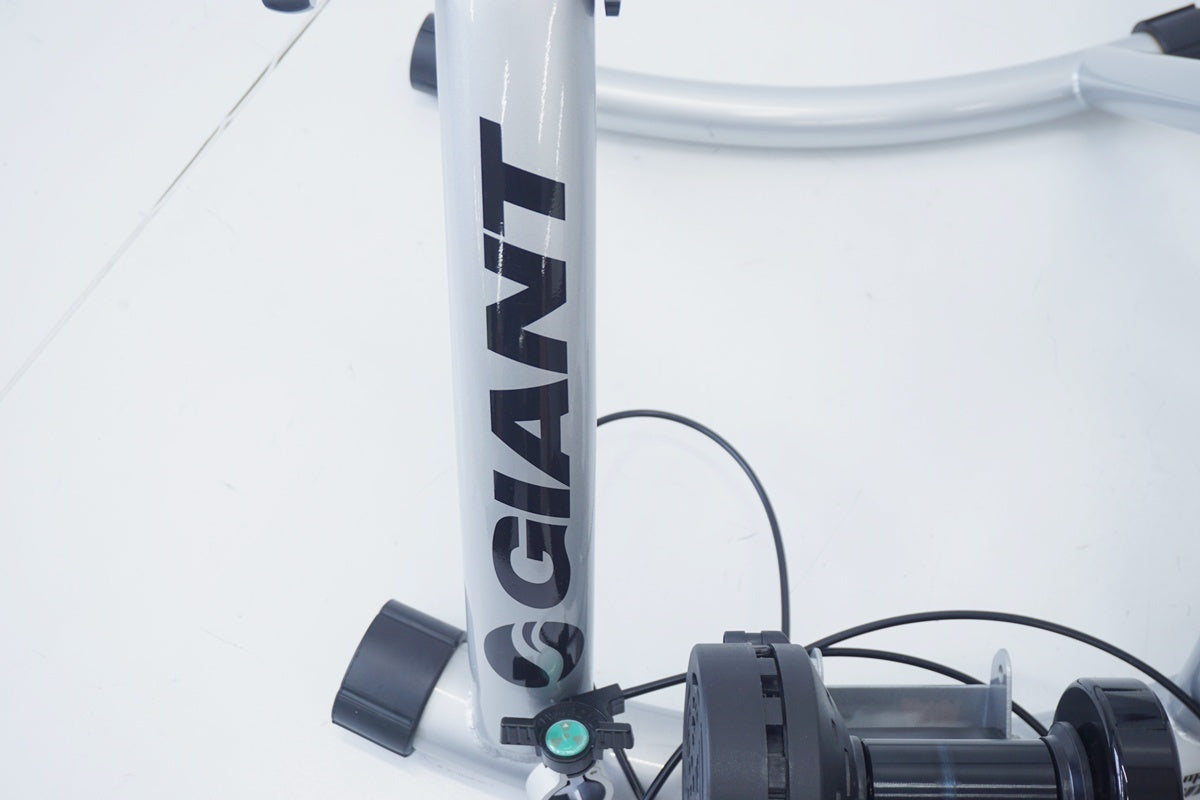 未使用 GIANT CYCLOTRON MAG2 トレーナー ローラー台 ◇ GIANT 「ジャイアント」 CYCLOTRON MAG2 サイクルトレーナー / 京都