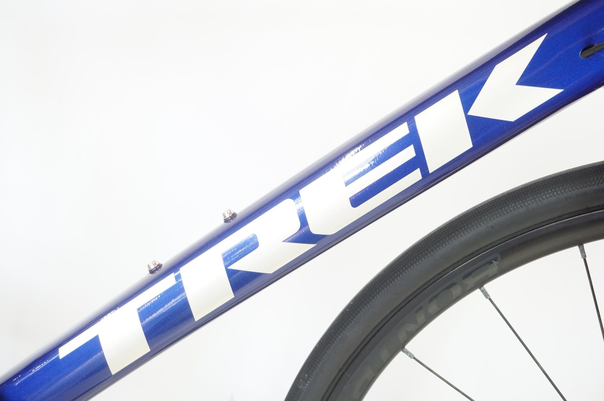 TREK 「トレック」 DOMANE AL2 DISC 2023年モデル ロードバイク