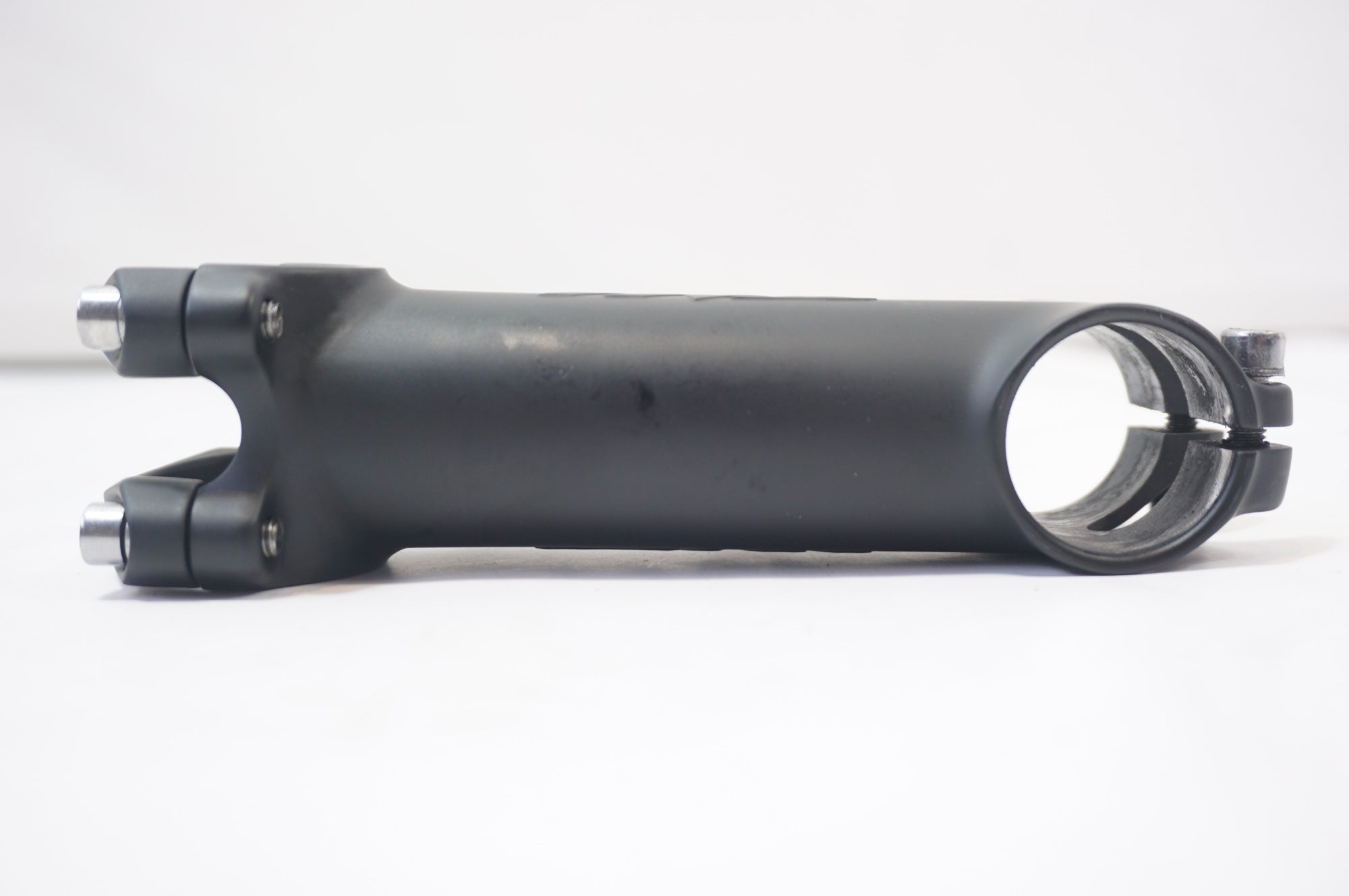 TNI 「ティーエヌアイ」 EMBOSS φ31.8 110mm ステム / バイチャリ世田谷店