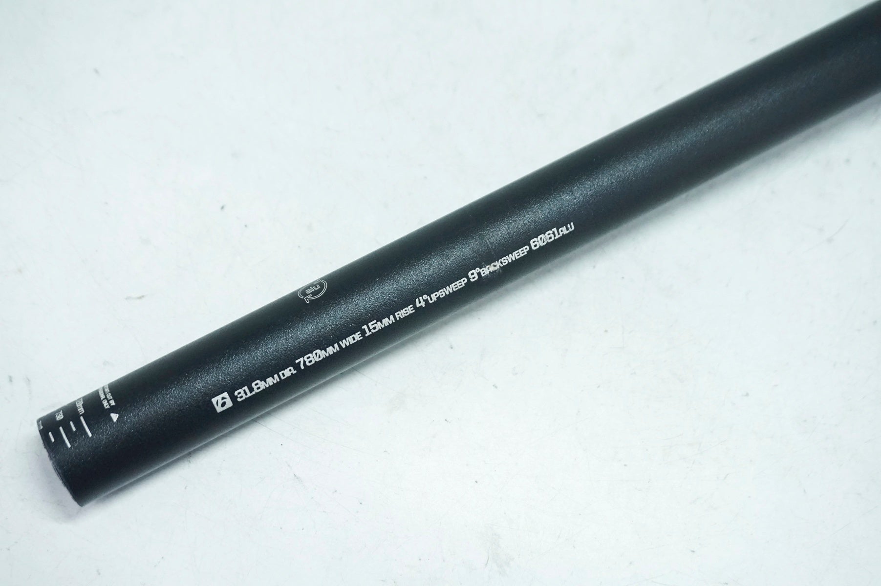 BONTRAGER 「ボントレガー」 COMP Φ31.8 740mm ハンドル / 大阪門真店