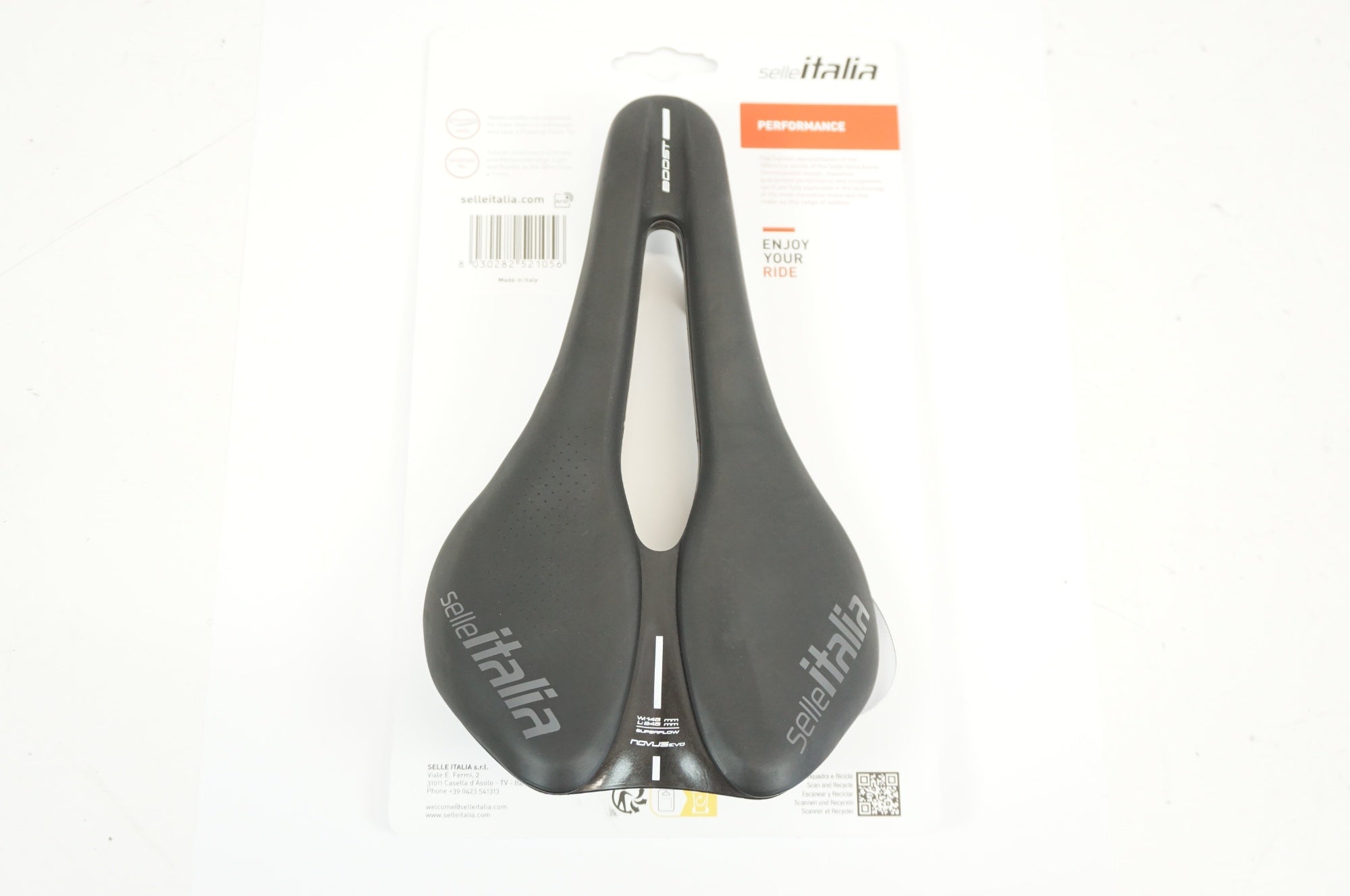 SELLE ITALIA 「セライタリア」 NOVUS BOOST EVO SUPERFLOW サドル