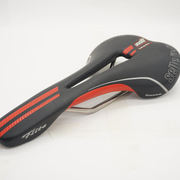 Selle Italia Motion サドル ブラック/レッド Selle Italia Motion