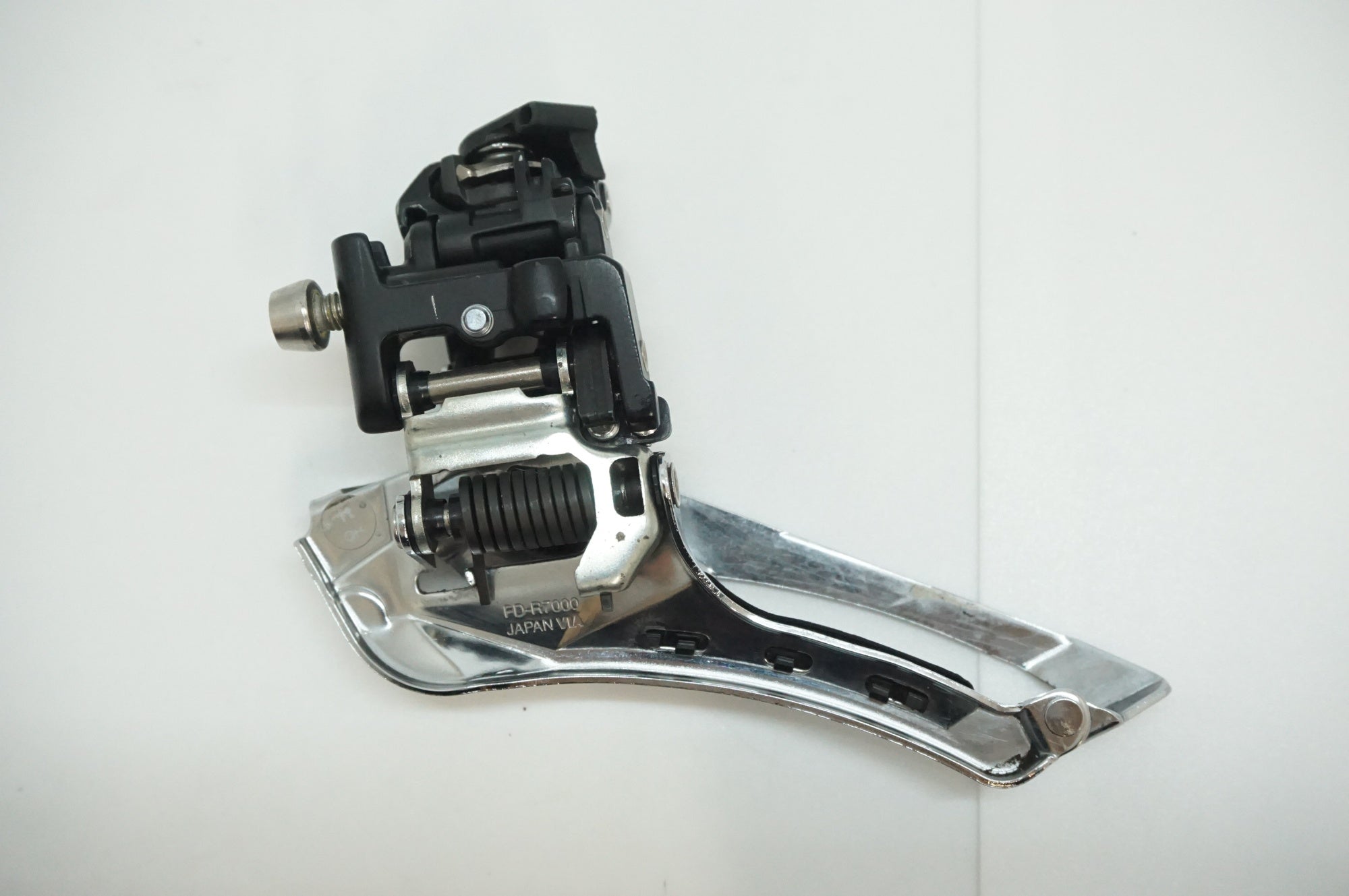 SHIMANO 「シマノ」 105 FD-R7000 フロントディレイラ― / 福岡店