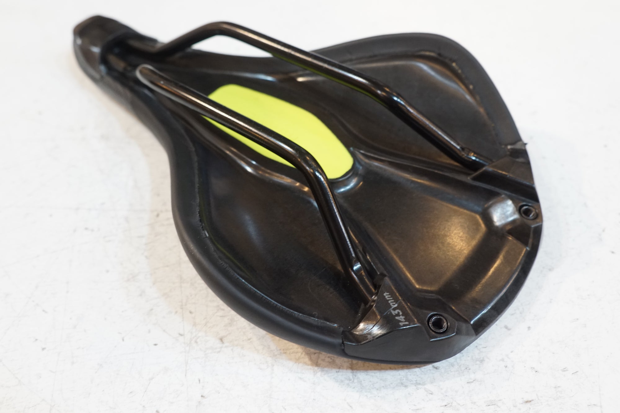 Specialized Mimic サドル 143mm POWER W/MIMIC COMP SADDLE WMN BLK 143(143mm ブラック): サドル