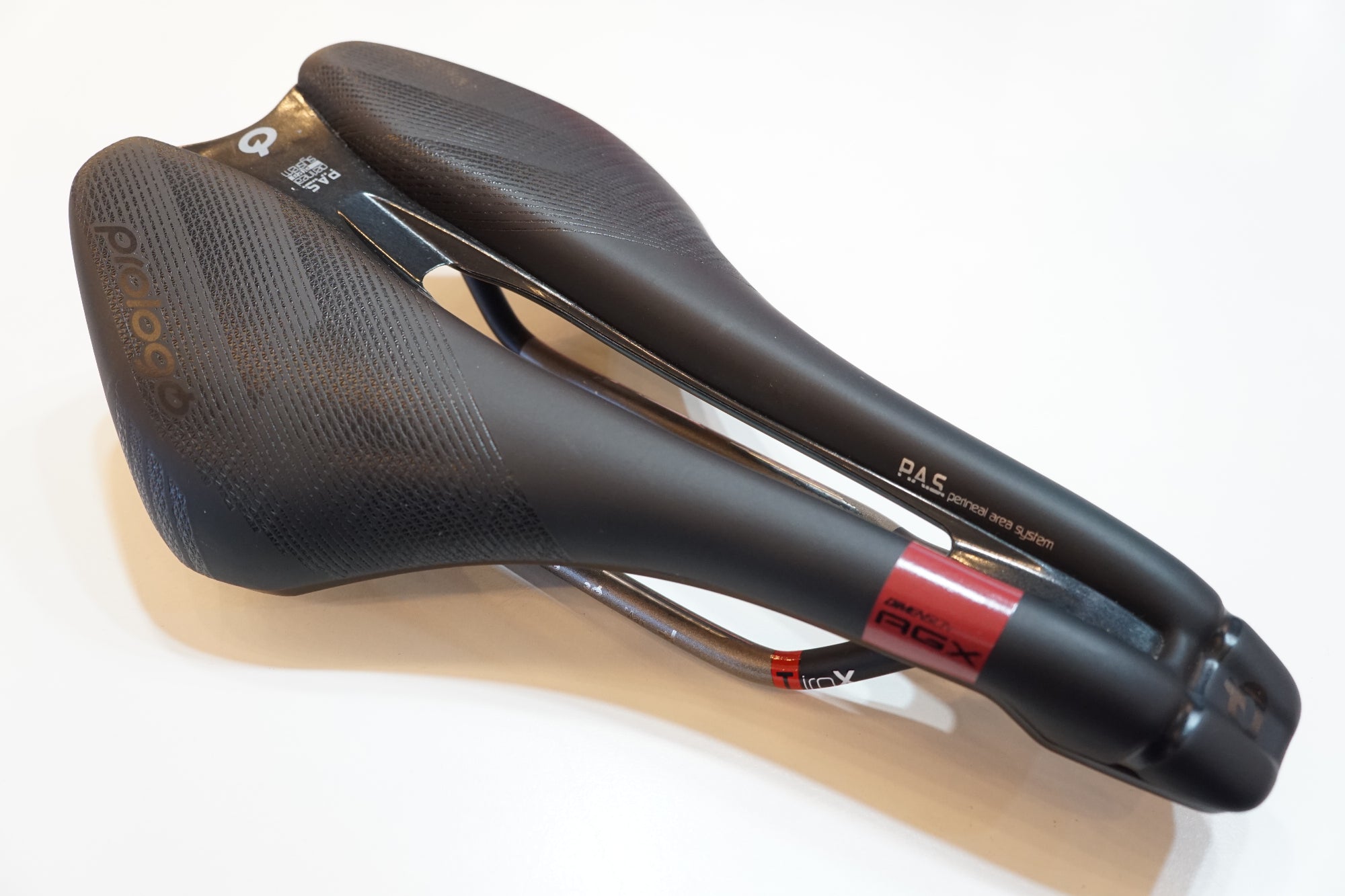 PROLOGO 「プロロゴ」 DIMENSION AGX サドル / バイチャリ浦和ベース