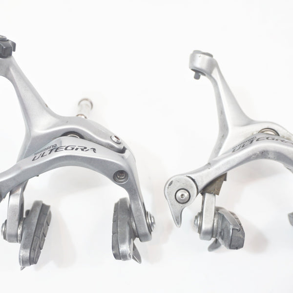 Shimano Ultegra BR-6700キャリパーブレーキ シルバー SHIMANO 「シマノ」 ULTEGRA BR-6700 キャリパーブレーキセット / 大阪
