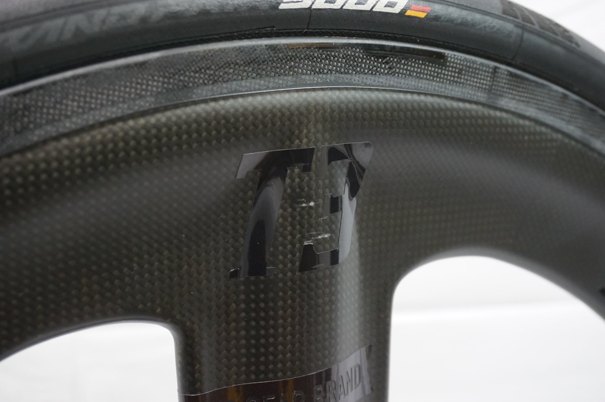 BROTURES 「ブローチャーズ」 T3 CARBON ホイールセット / 中