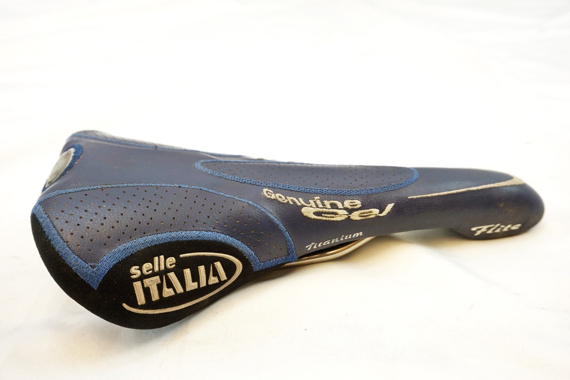 SELLE ITALIA 「セライタリア」 GENUINE GEL サドル / 有明ガーデン店