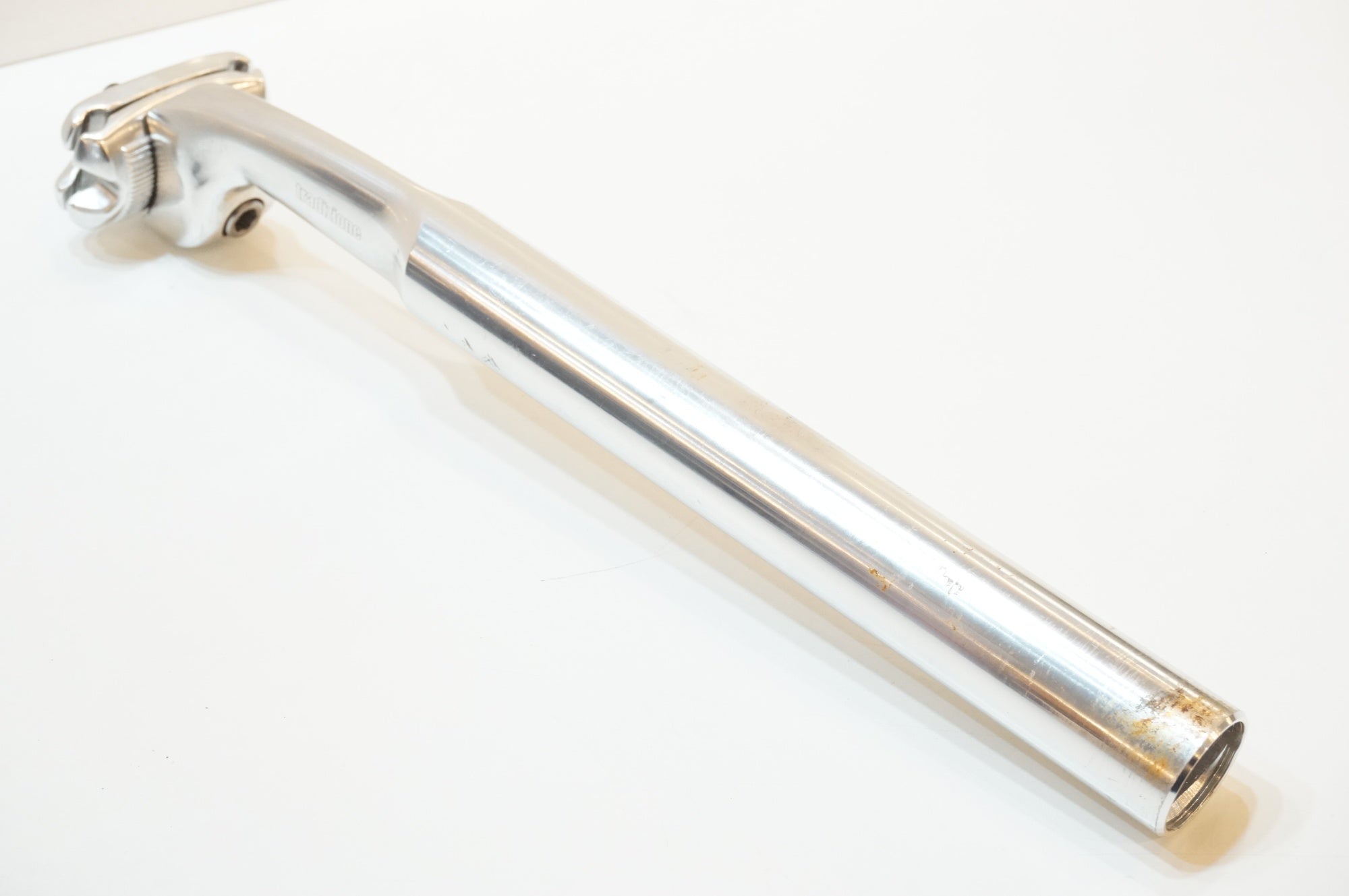 TRADIZIONE 「トラディツィオーネ」 AERO 300mm φ27.2 シートポスト / 浦和ベース