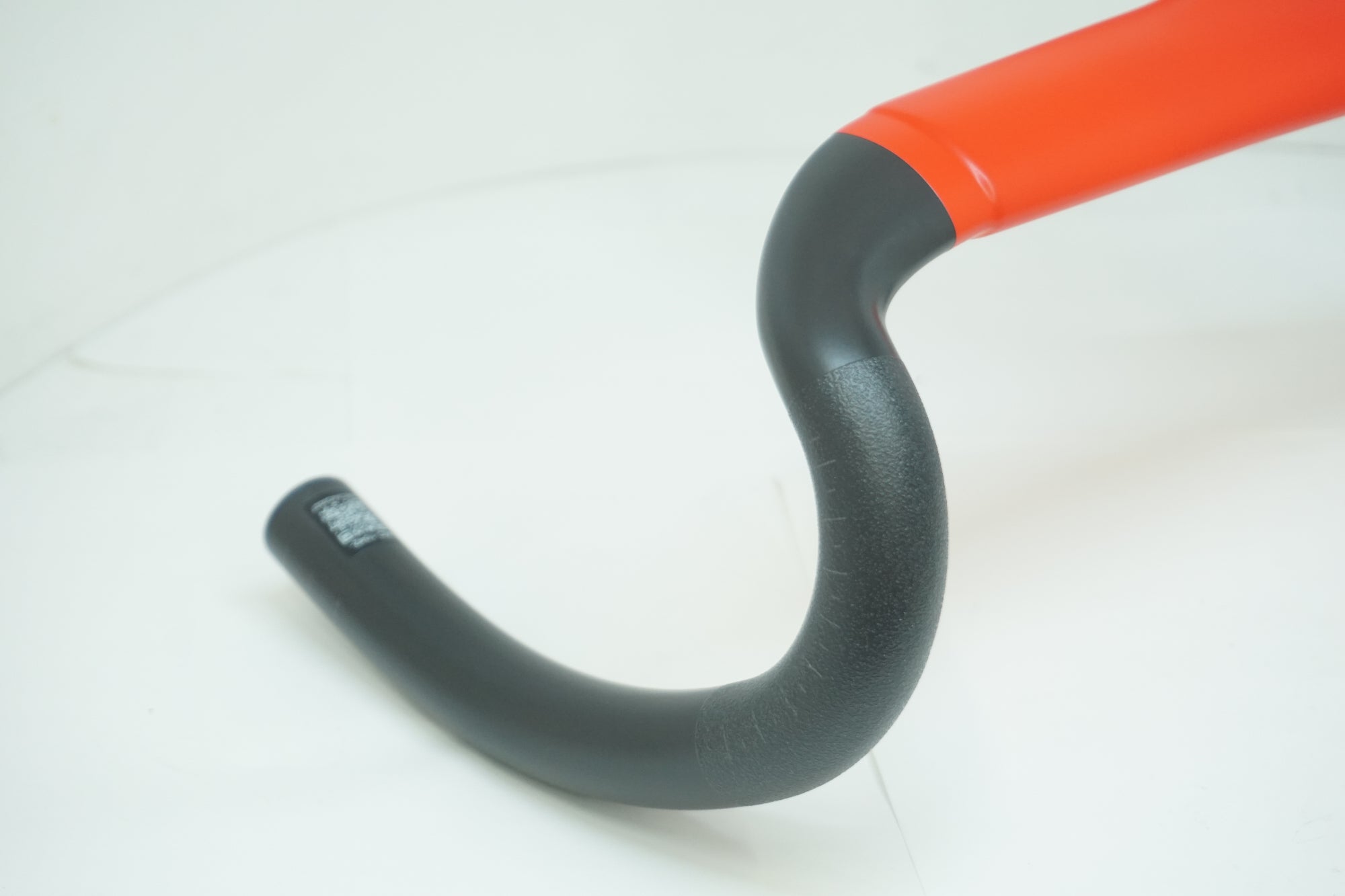 BMC 「ビーエムシー」 ICS CARBON AERO 360mm コックピットシステム ハンドル / 大阪美原北インター店