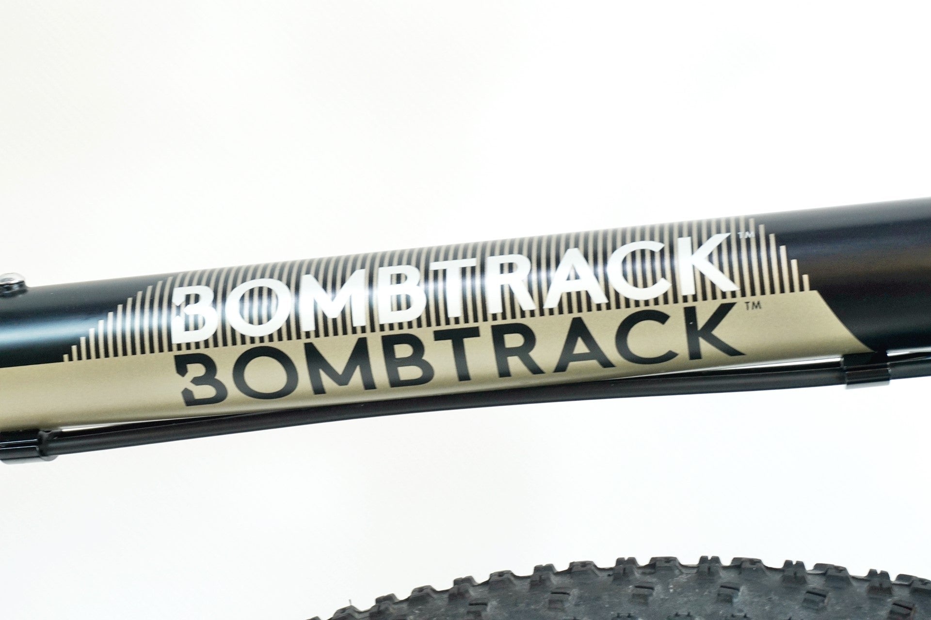 BOMBTRACK 「ボムトラック」 HOOK EXT 2022年モデル ロードバイク / 有明ガーデン店