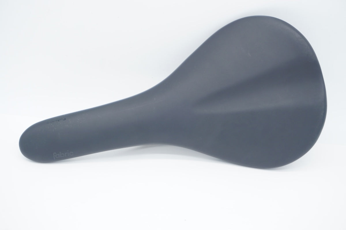 FABRIC 「ファブリック」 SCOOP SHALLOW FLAT サドル / 滋賀大津店