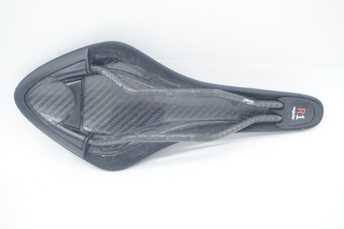 FIZIK 「フィジーク」 ARIONE R1 カーボン サドル / 滋賀大津店