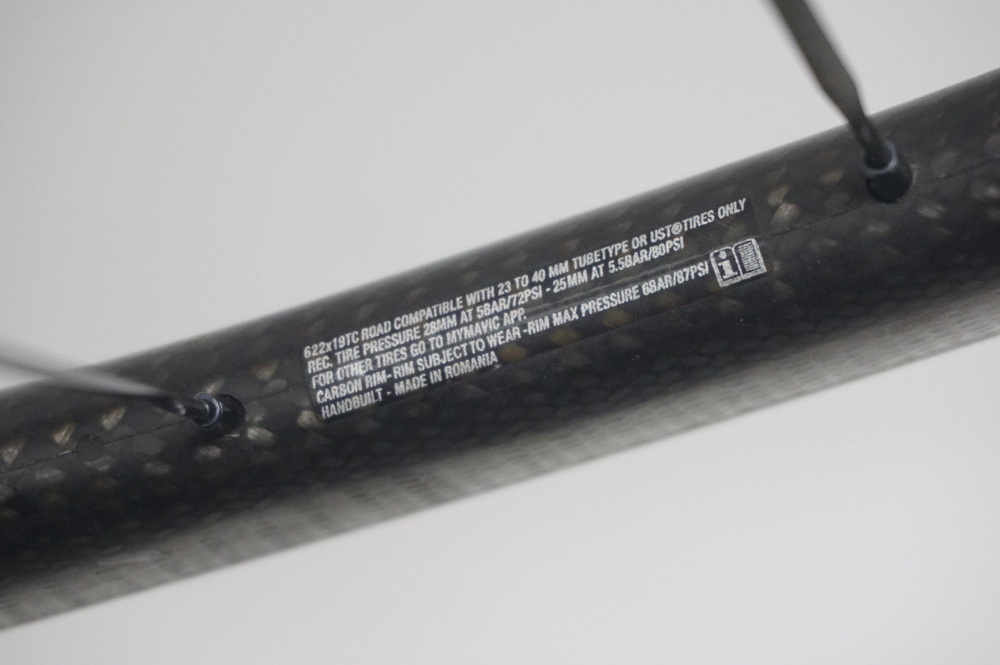 MAVIC 「マヴィック」 COSMIC PRO CARBON SL UST シマノ11速 ホイール