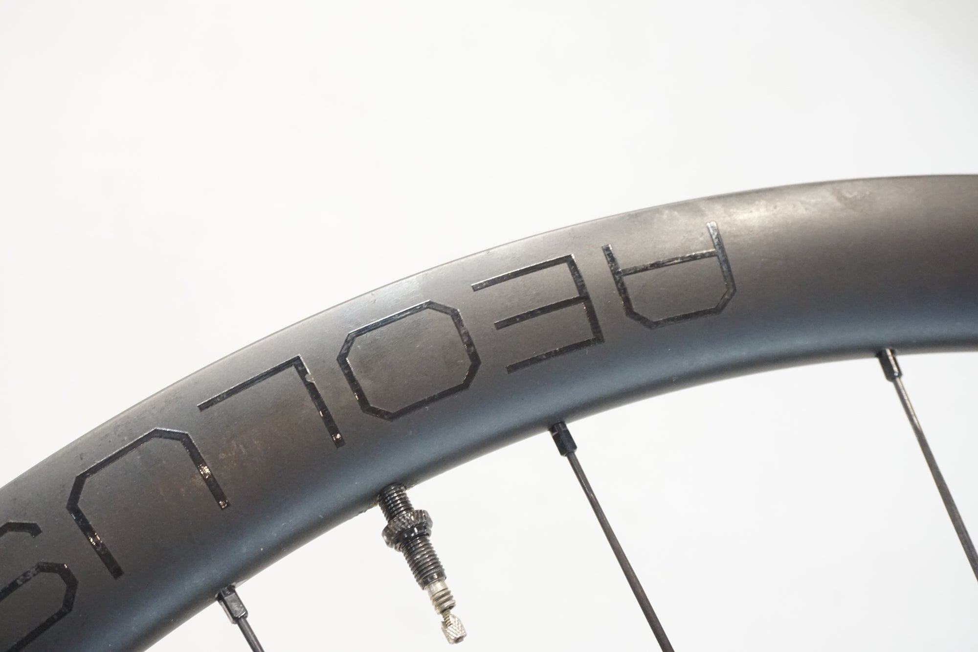 BONTRAGER 「ボントレガー」 AEOLUS PRO 37 DISC フロントホイール