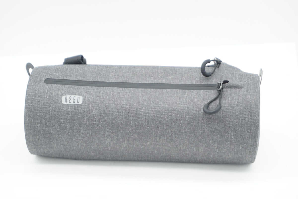 R250 「アールニーゴーマル」 防水ドラム型 フロントバッグ / 滋賀大津店