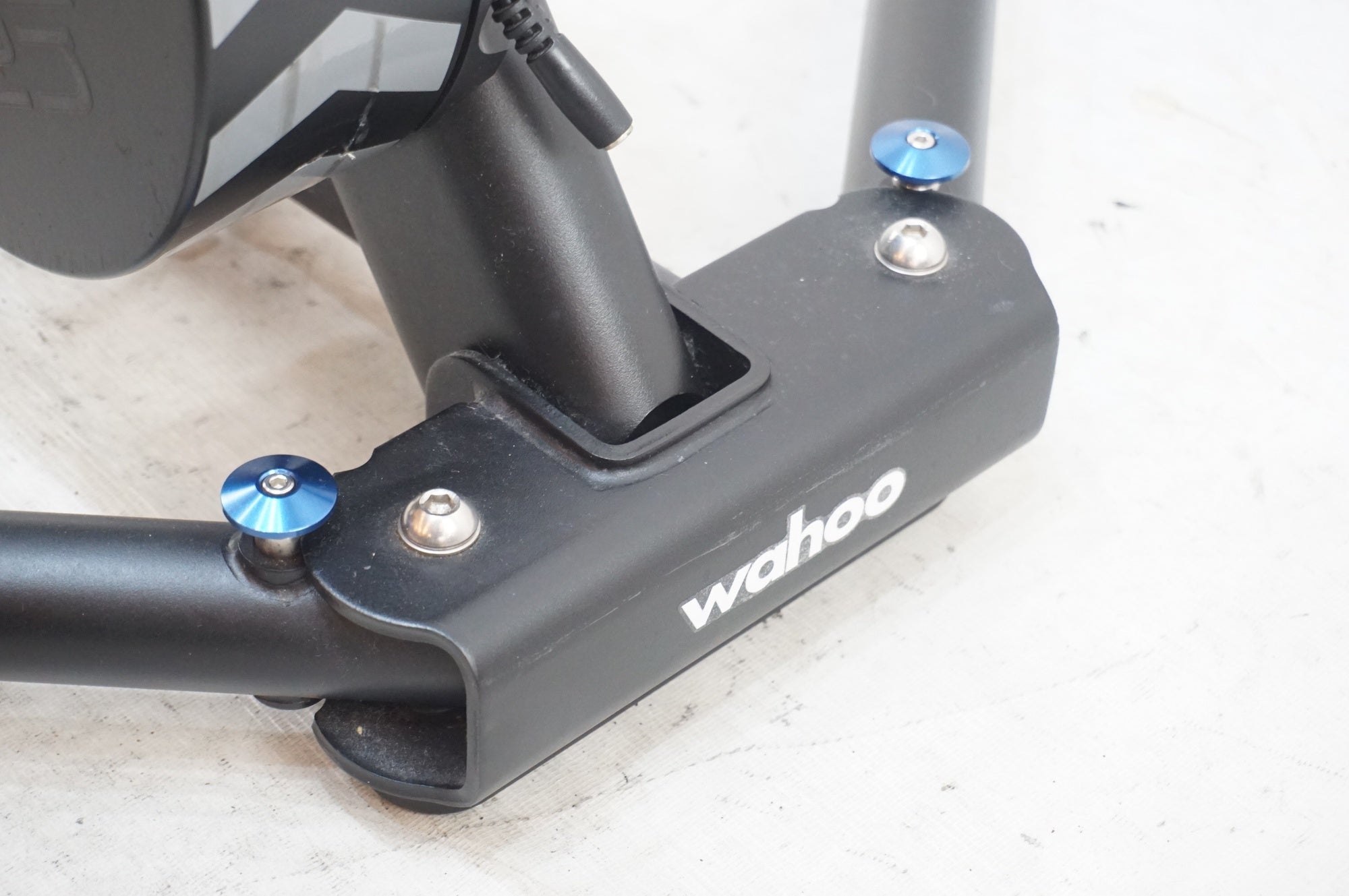 WAHOO 「ワフー」 KICKR WF113 サイクルトレーナー / 浦和ベース