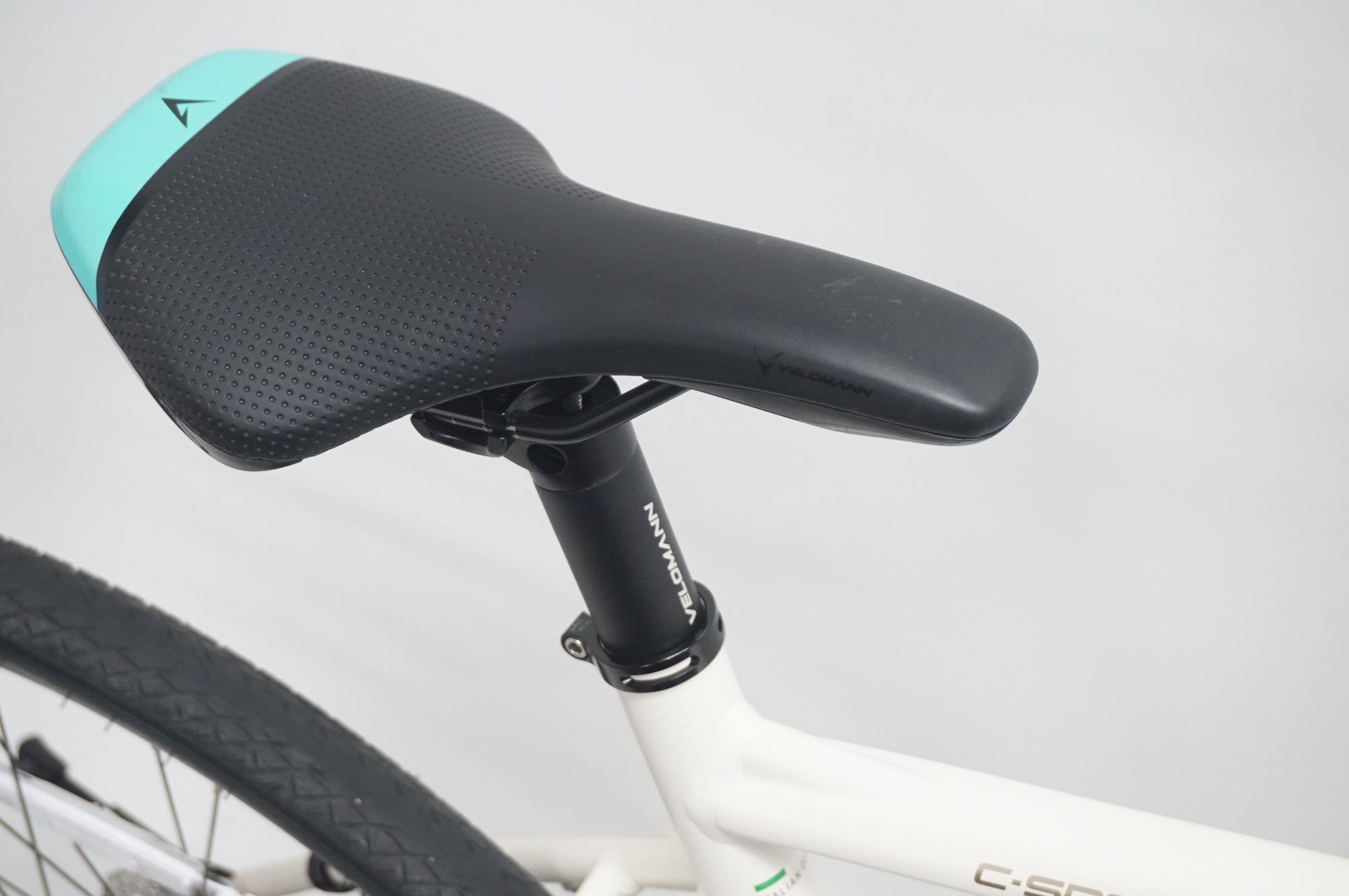 BIANCHI 「ビアンキ」 C SPORT2 DISC 2025年モデル クロスバイク