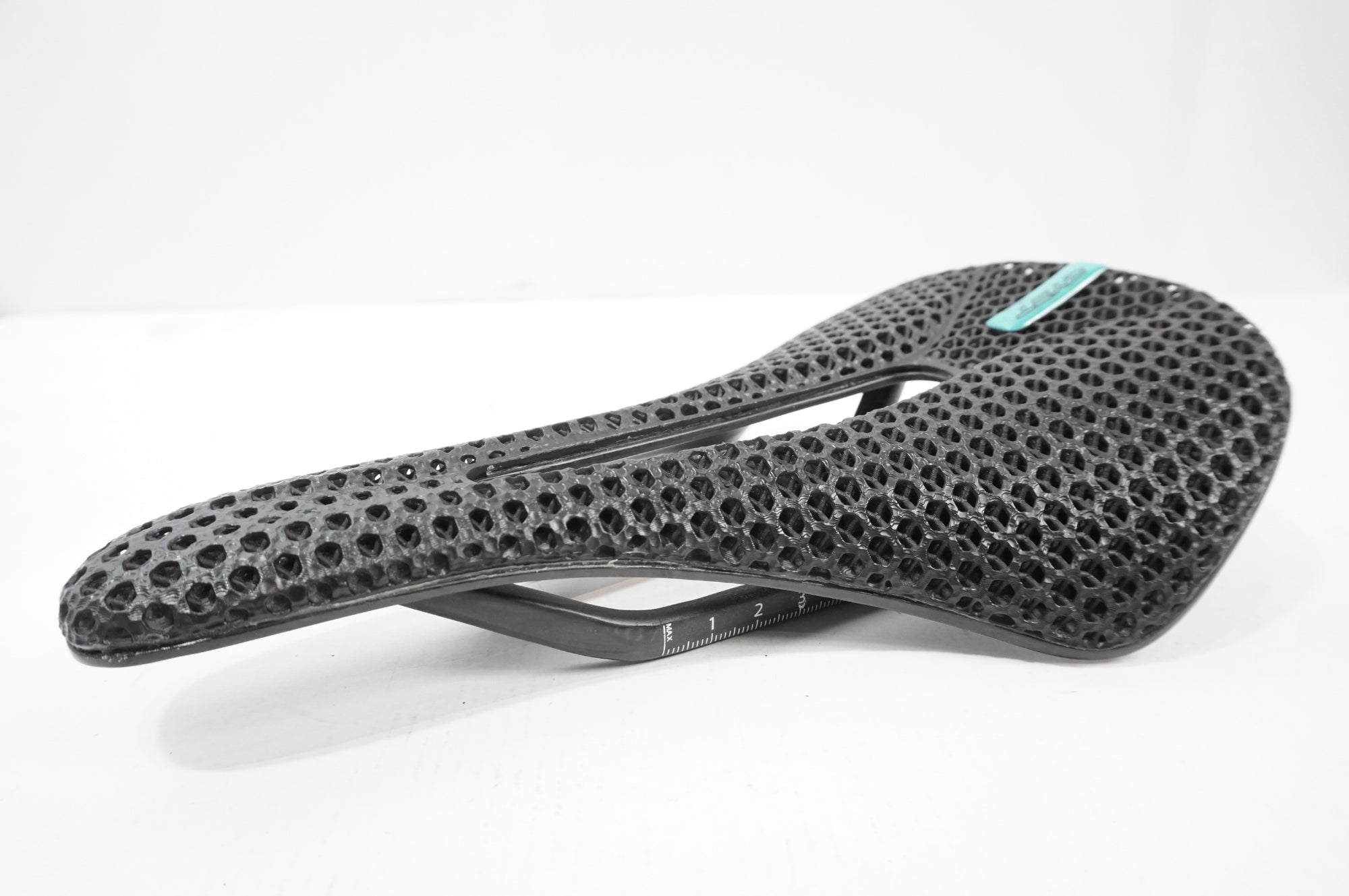 RYET 「リーエト」 3D HONEY COMB サドル / 世田谷店