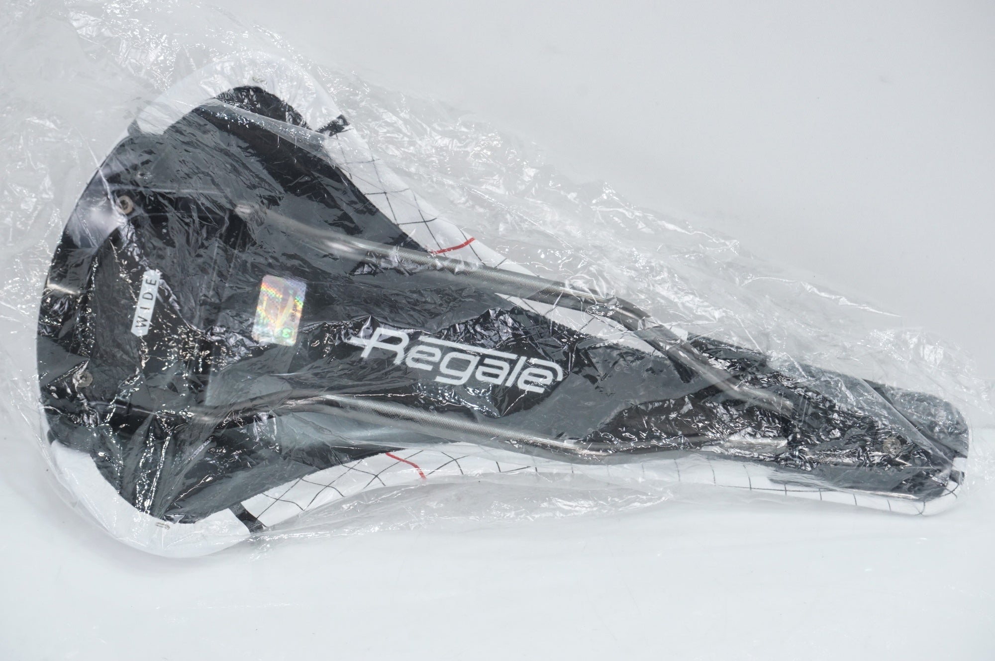 サンマルコの鋲付きレザーサドル、REGAL（リーガル） - 自転車