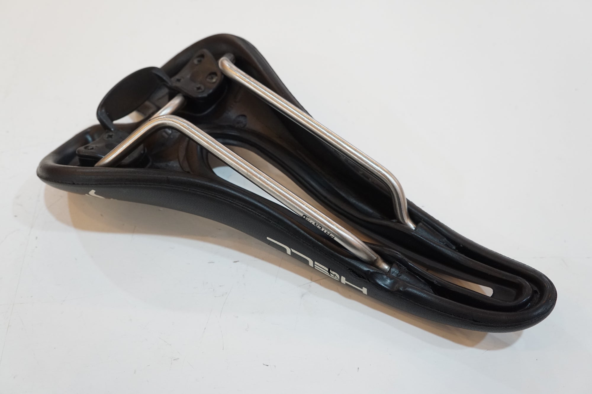 SELLE SMP 「セラ エスエムピー」 HELL サドル / バイチャリ浦和ベース