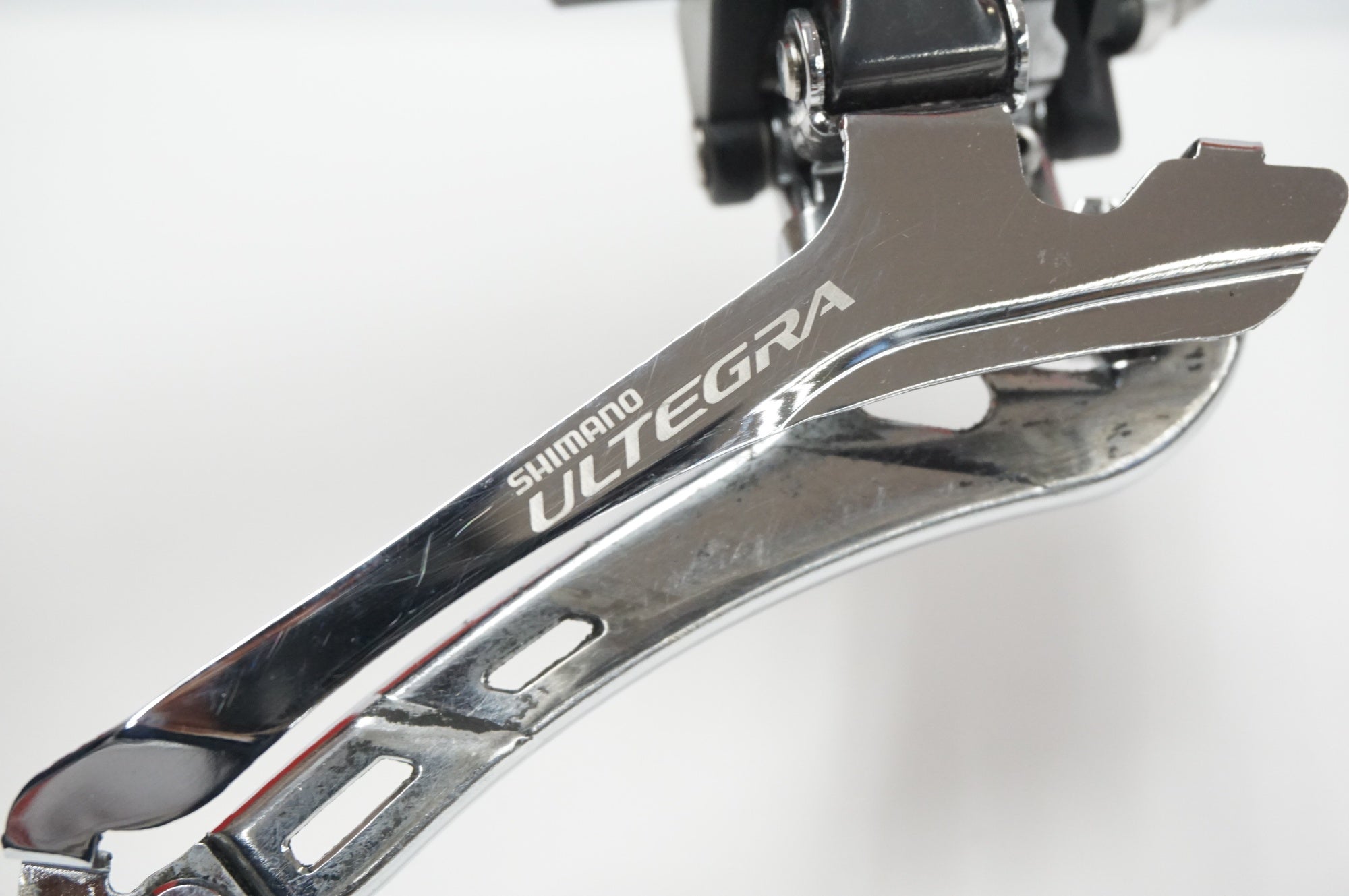 SHIMANO 「シマノ」 ULTEGRA Di2 FD-6770 フロントディレイラー / 福岡