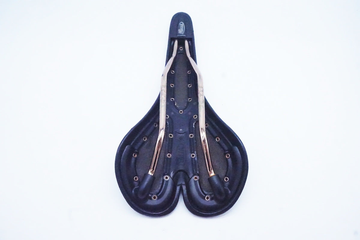 SELLE ITALIA「セライタリア」 STORIKA サドル/ 京都西院店
