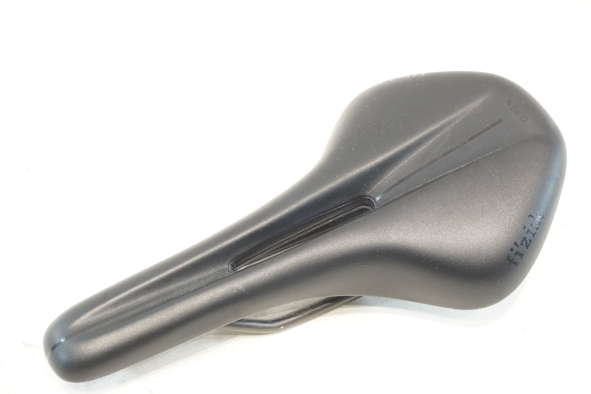 FIZIK 「フィジーク」 ANTARES R3 OPEN KIUMレール サドル / 横浜戸塚店