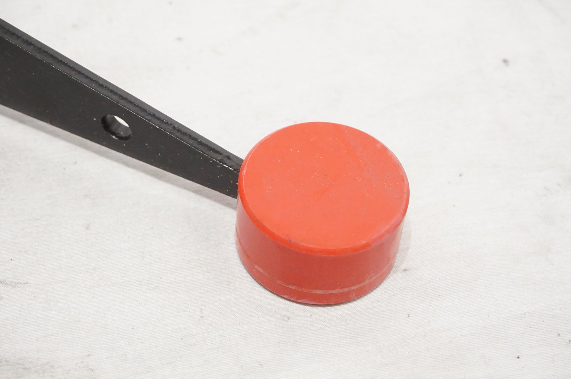 iWA 「イワ」 ディスプレイスタンド / AKIBA店