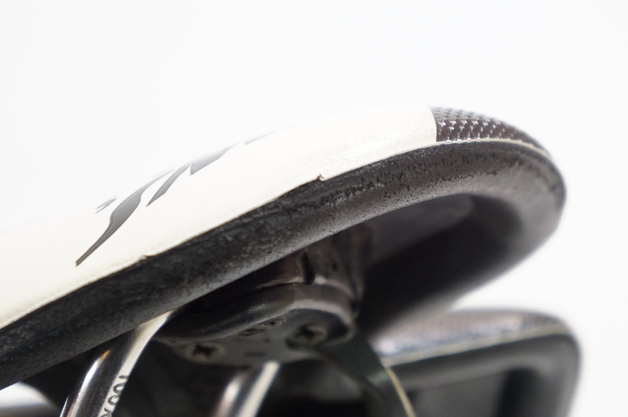 SELLE SMP 「セラ エスエムピー」 HELL サドル / 熊谷本店